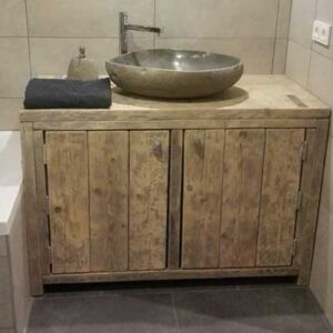 woodworking-camp-fredsDIY-bathroom